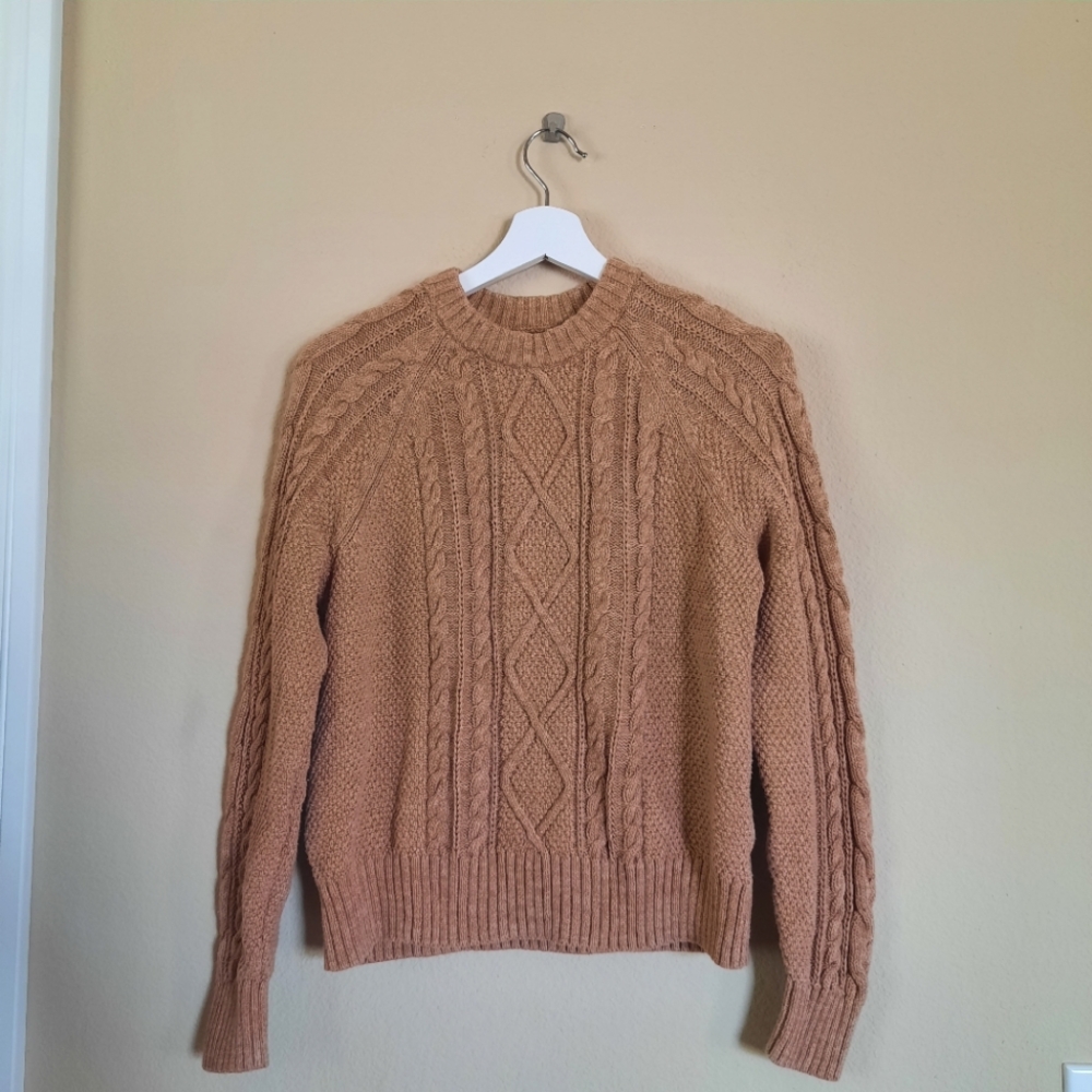 GAP Chunky Knit Tan Cardigan Fishermans Sweater Old Money Classic Timeless
